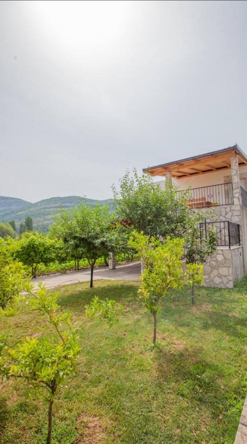 Vinarija "Delmo" Apartments Trebinje Eksteriør billede
