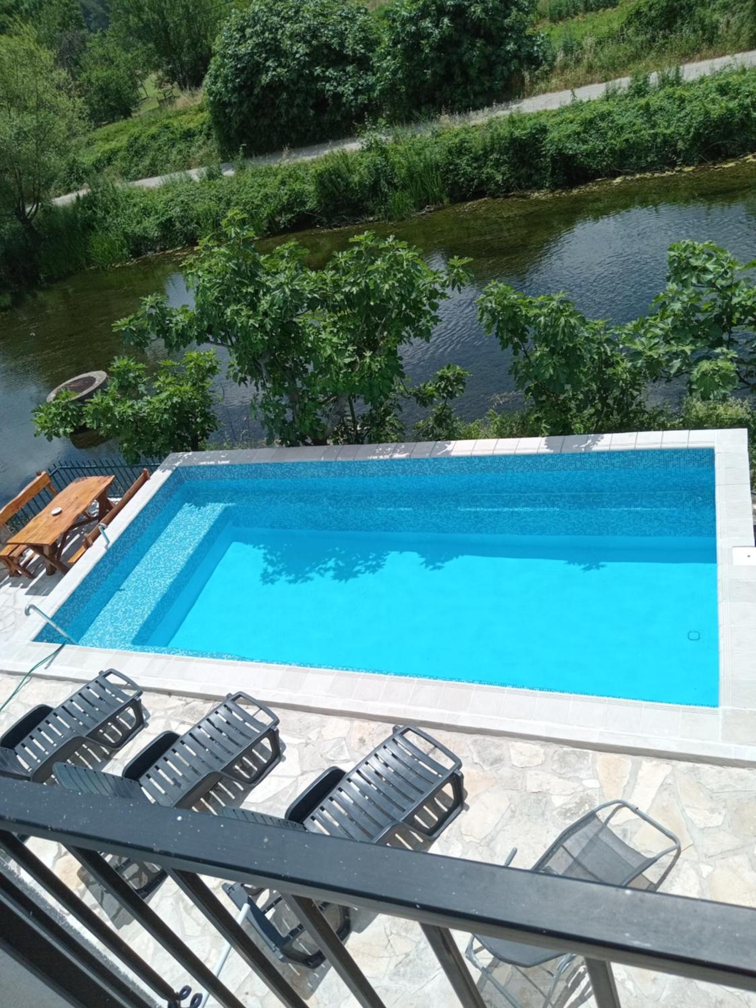 Vinarija "Delmo" Apartments Trebinje Eksteriør billede